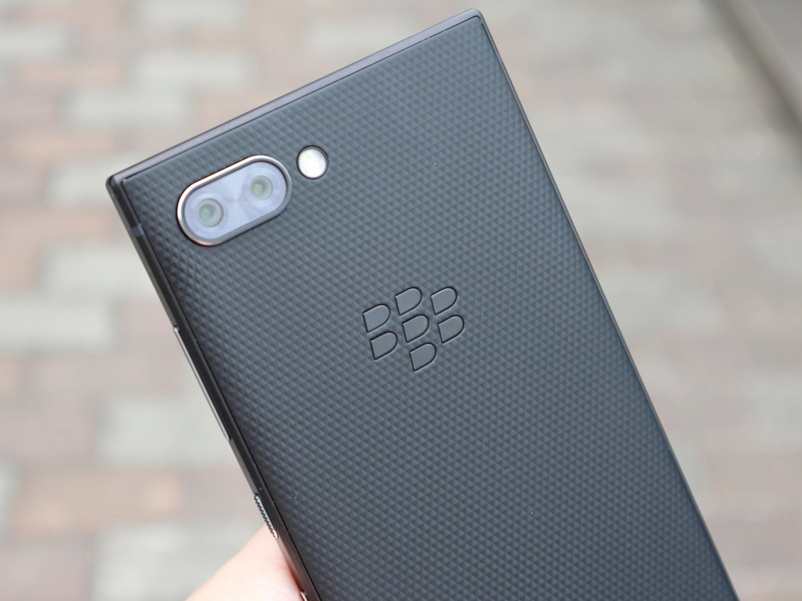 ついに発売「BlackBerry KEY2」国内版（BBF100-9）のレビュー | juggly.cn