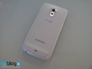 galaxynexus-white02